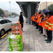 枫桥湖街道:暖心慰问迎新春 情系环卫暖人心