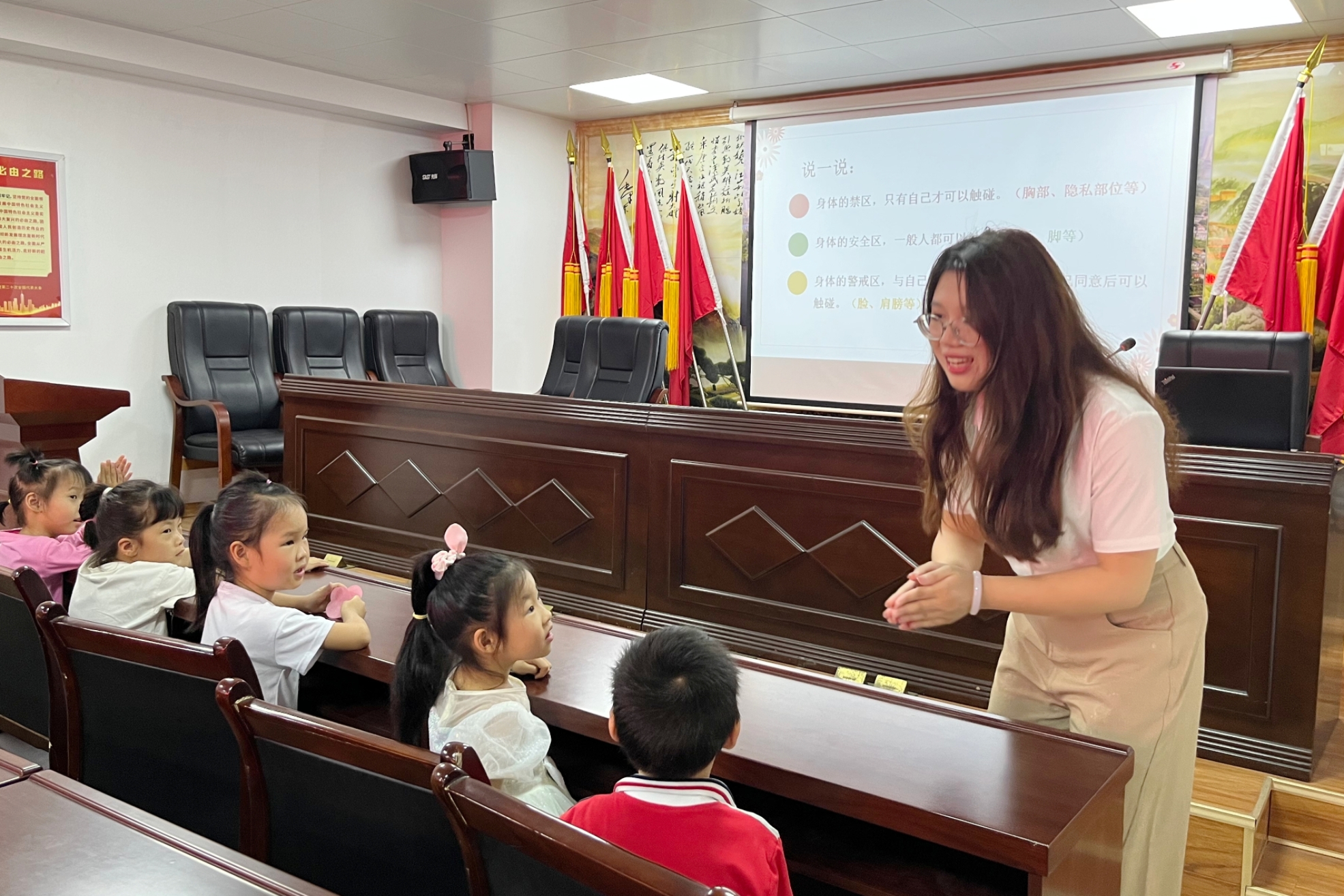 通海路管理处：点亮安全“红绿灯” 共筑护蕾“防护网”