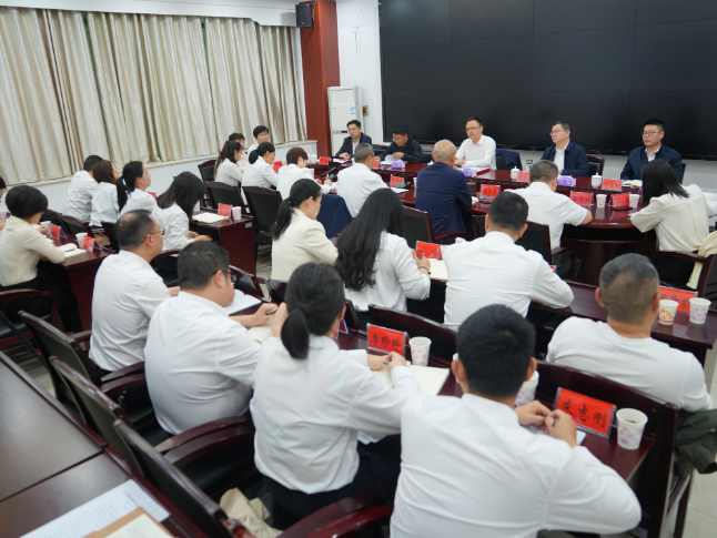 白再兴调研区委统战部工作