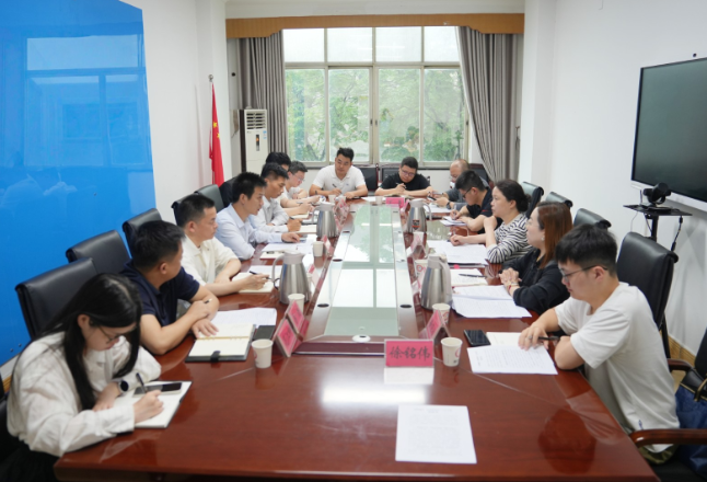 岳阳市第五工作组来岳阳楼区督导调研“企业服务年”行动工作