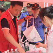 三眼桥街道人大组织人大代表暖心护航高考