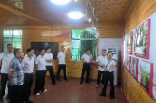 区禁违中心赴君山团湖公园廉政教育基地和周逸群烈士展陈馆开展主题党日活动