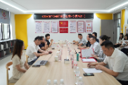 《湖南文学》岳阳楼区创阅中心在望岳路街道北环路社区揭牌