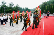 我市举行烈士纪念日向英雄烈士敬献花篮仪式