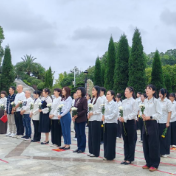 缅怀英烈寄哀思 校社联动践初心 万家坡社区联合岳阳职院医学院开展9·30烈士纪念日主题活动暨微党课学习