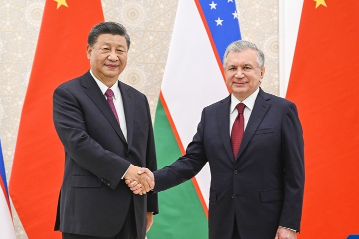 习近平同乌兹别克斯坦总统米尔济约耶夫会谈 