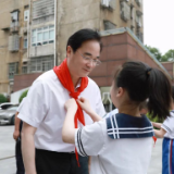 王利波心系少年儿童、高三教师和“三考”准备