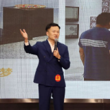 决赛现场，TA们用话筒发出青春最强音！