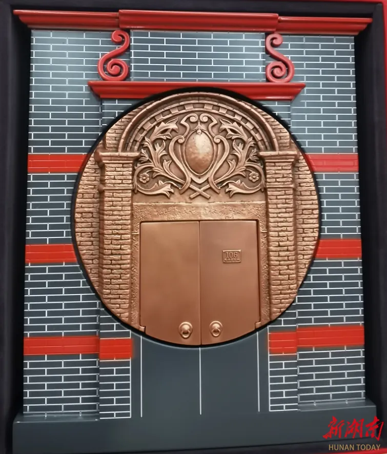 6408888.jpg