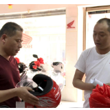 记者调查：头盔不大，作用很大（2）