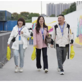 十年！他们来了