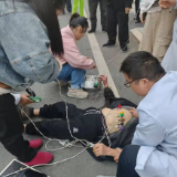 这一刻,上演了一场与死神抢人的惊心动魄