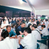 15万人现场打卡，火到被催更的顶流是什么来头？