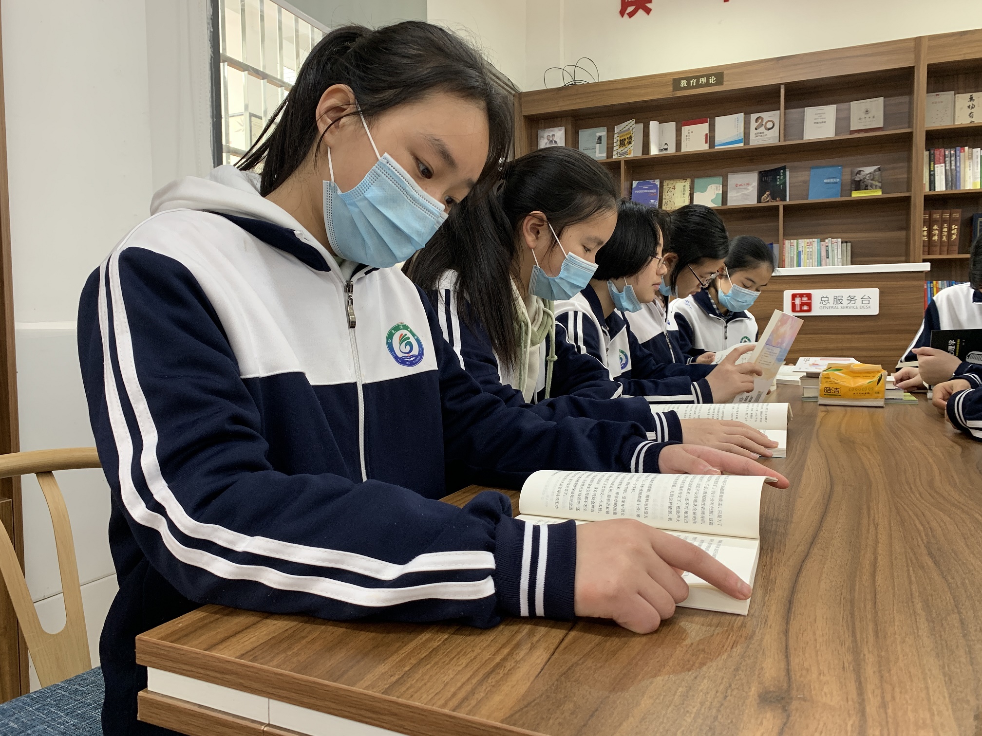 世界读书日:书店开进了校园