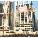 【产业项目建设年·迈进千亿时代】五彩广场项目利用晴好天气加紧施工