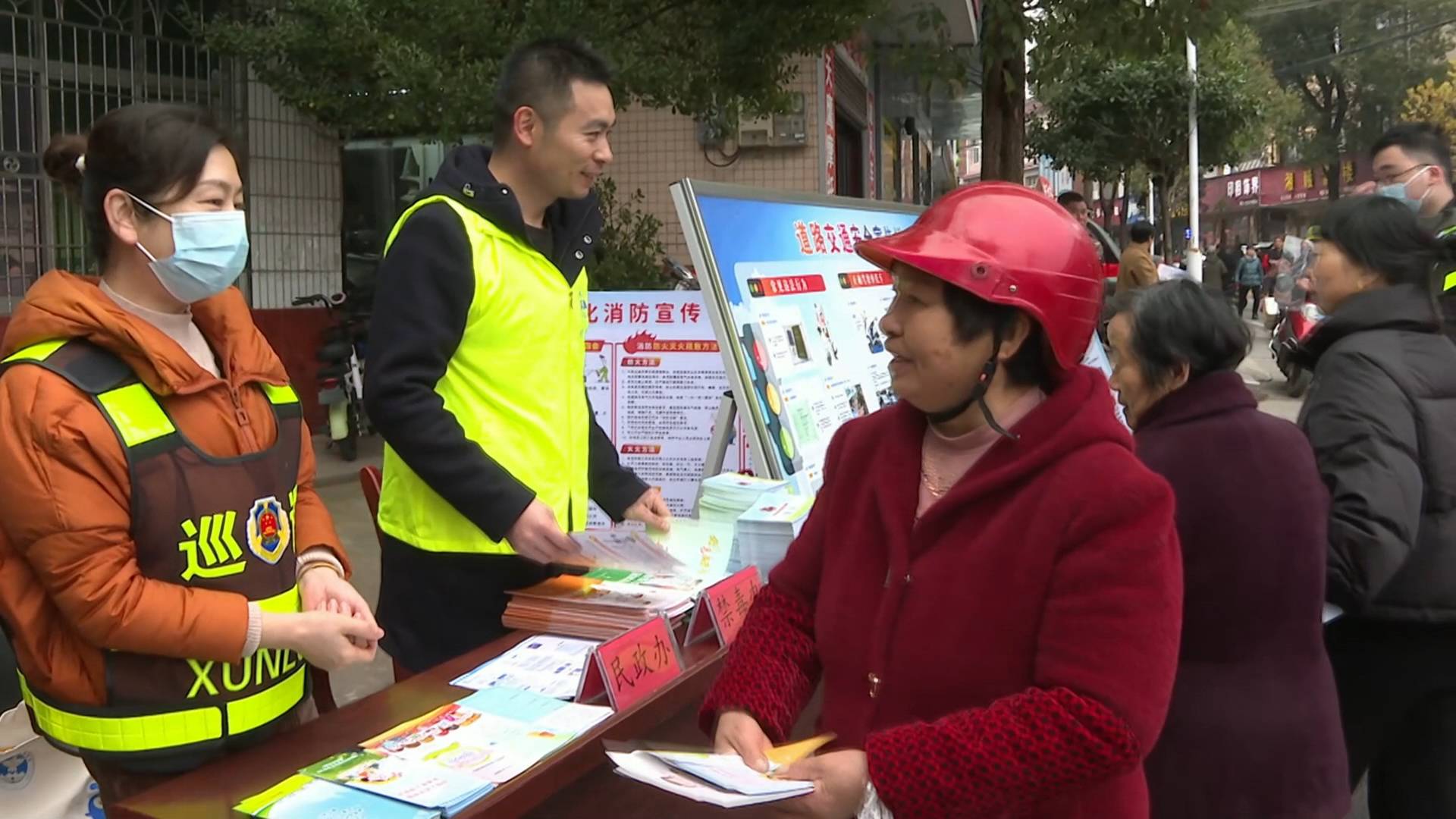 新时代文明实践在醴陵东富镇开展赶集日集中接待访活动