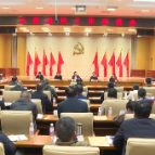 市委经济工作务虚会召开  王利波主持并讲话，刘新华、阳建、贺小玲、廖胜云参加