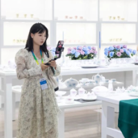 Can you believe it？This cup……海外网友跟着主播云逛展