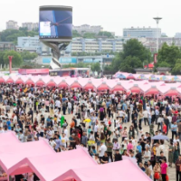 人类为吃到最后一碗免费醴陵炒粉能有多拼！