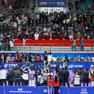 张继科开球!2026中国社区乒乓球联赛总决赛打响