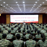 向青松讲授思想政治教育课
