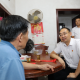 蒋长富赴板杉镇慰问党员、授专题党课并且调研乡村振兴工作