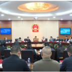 市十七届人大常委会第二十九次会议召开，贺小玲主持并讲话