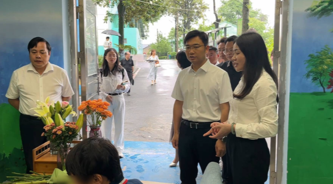 阳建调研特殊教育职业技能教学