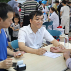 中医养生第七期夜市继续，20多名中医现场义诊，人气依旧
