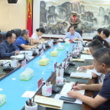 市委理论学习中心组举行2025年第九次集体学习，王利波主持并讲话，阳建、贺小玲、廖胜云参加