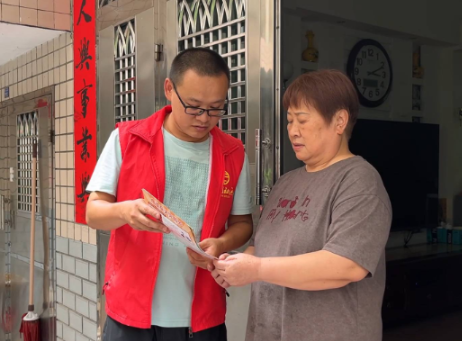 【落实党代会·学习传达】 消除“飞线”隐患 守住安全底线 北门社区把党代会精神送到群众家门口