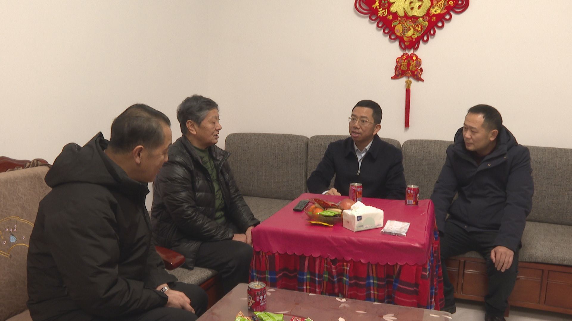 柏雄文慰问.jpg 柏雄文慰问.jpg