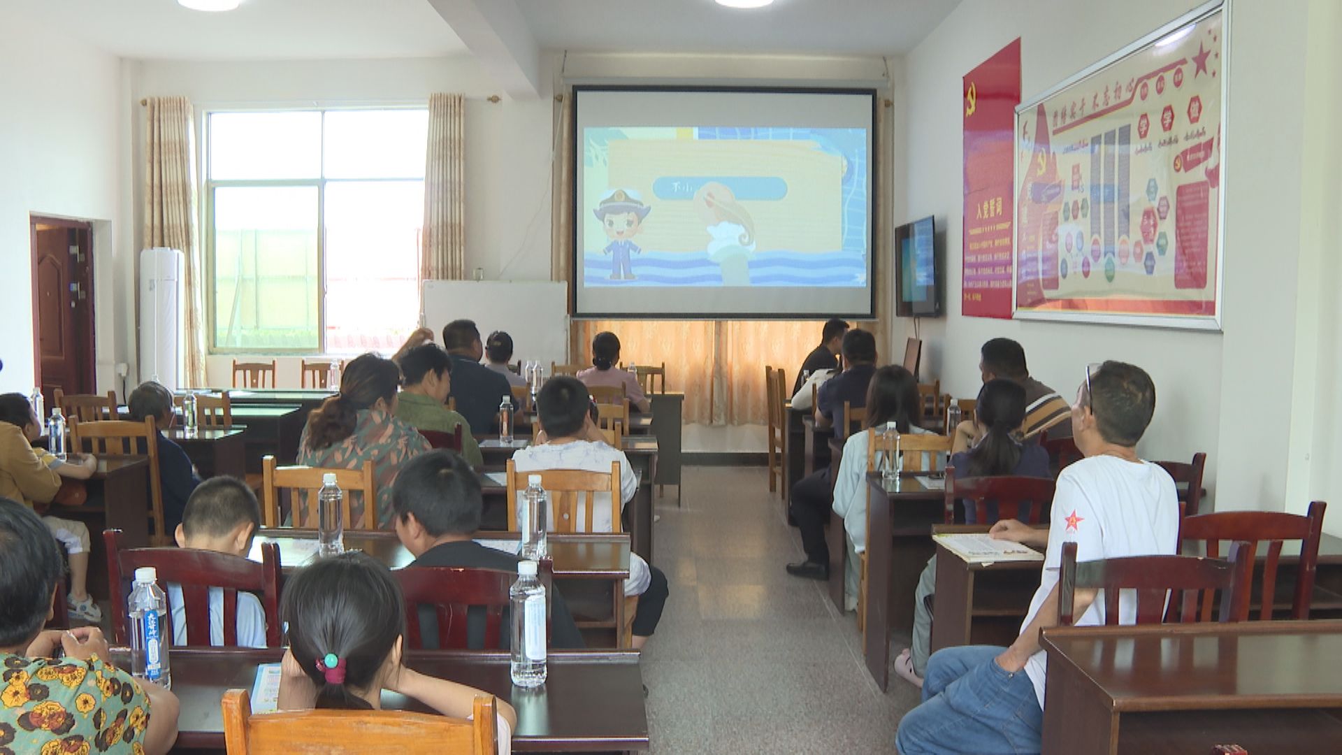 总工会关爱活动-1.jpg 总工会关爱活动-1.jpg