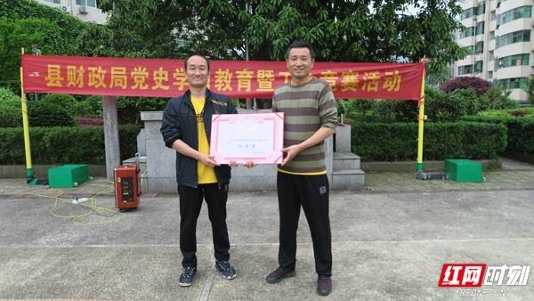 “集结号队”斩获冠军水.jpg
