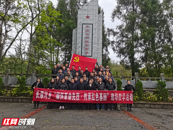 7950182caae1292022aff0af4bb752d水.jpg