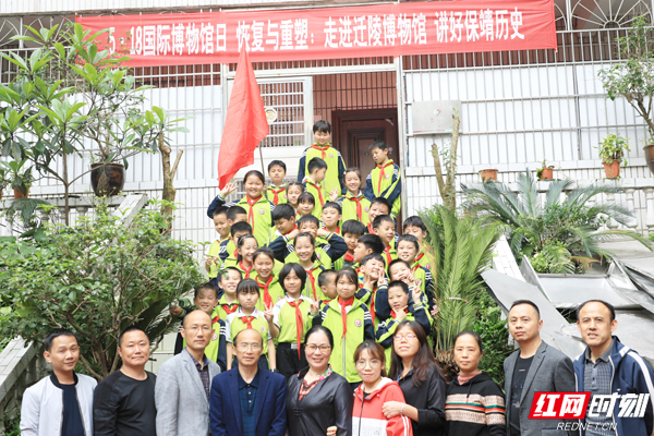 合影.jpg