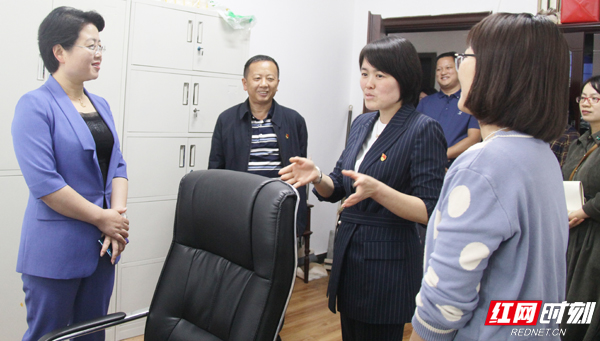 杨书记4.jpg 杨书记4.jpg