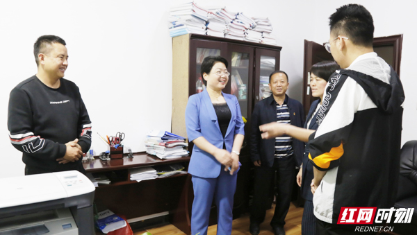 杨书记22.jpg 杨书记22.jpg