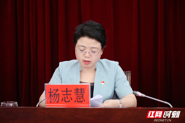 书记1.jpg 书记1.jpg