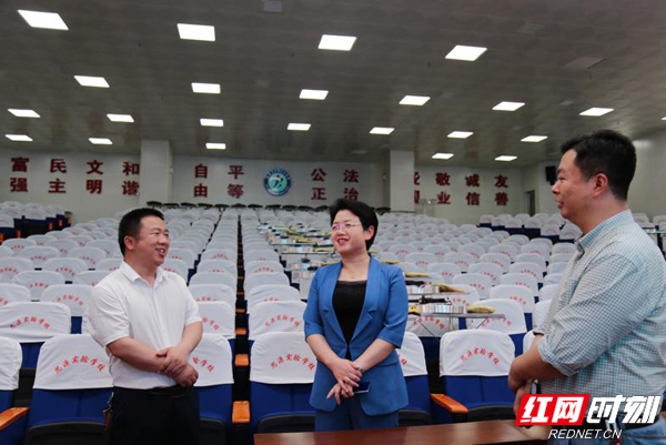杨书记看高考2.jpg