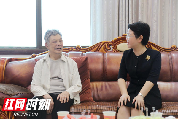 七一”前夕慰问老党员 原图3_水印.jpg