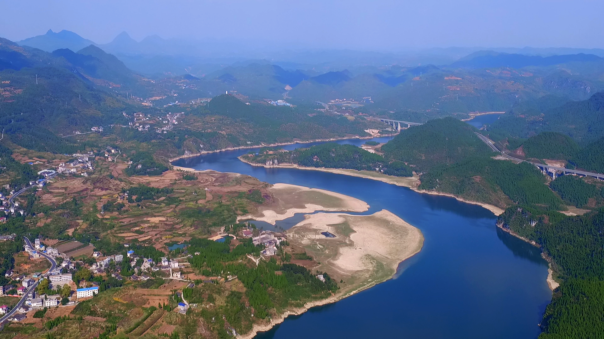 酉水河风光0.png