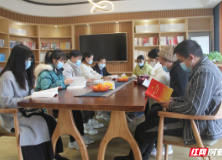 保靖县清水坪镇青年干部围读会：让党的二十大精神在基层落地开花