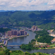 中共中央、全国人大常委会、国务院等领导同志分别参加十三届全国人大五次会议代表团分组审议