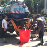 保靖县长潭河乡:助力乡村抗旱情润灾区乡亲