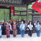 省级非遗项目:土家服饰“晒”出最炫民族风