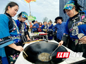 保靖“村厨大赛”:赛场展英姿 巾帼绽芳华