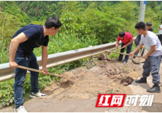 保靖县复兴镇山河村:发挥内生动力 修缮村道路