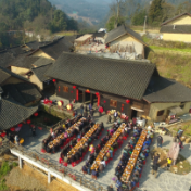 我在现场·照片背后的故事|从十八洞村出发,奔赴“诗与远方”