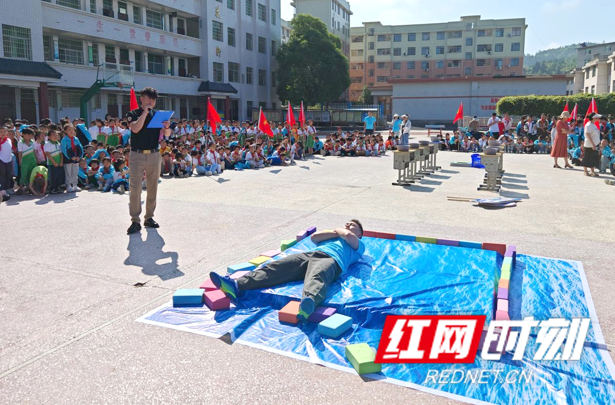 图片2.jpg 图片2.jpg